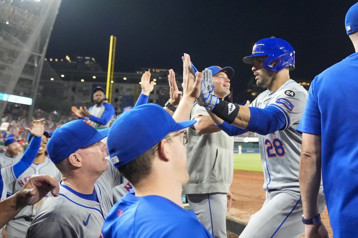 Martinez và Iglesias giành homer trong hiệp 10 có 6 điểm và Mets chịu đựng trước Nationals 9-7 để phá hỏng lần ra mắt của Wood